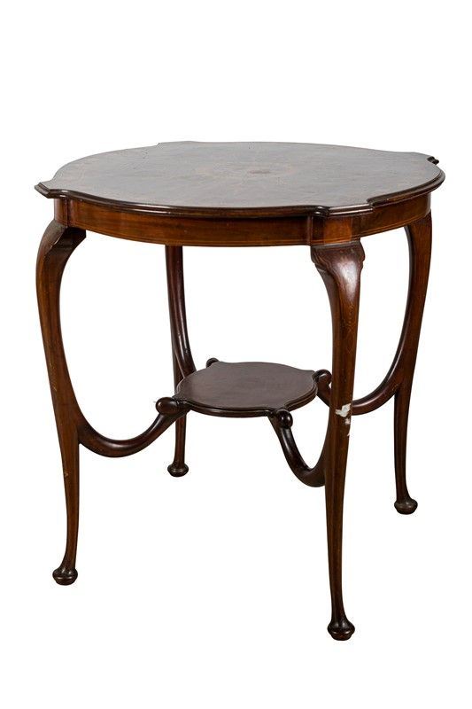 Squared coffee table
