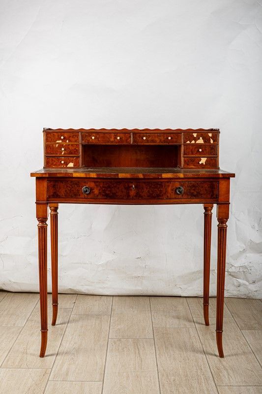Veneered desk