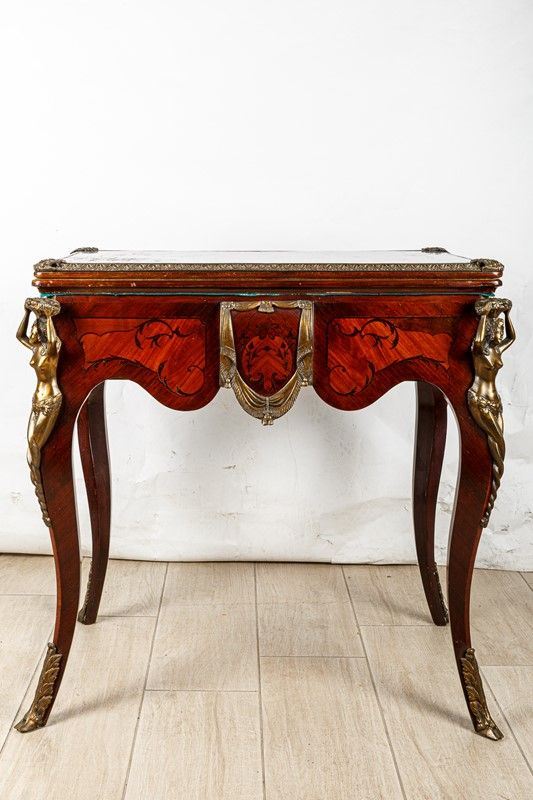 Game table