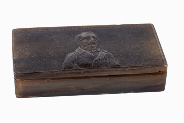 Horn snuffbox