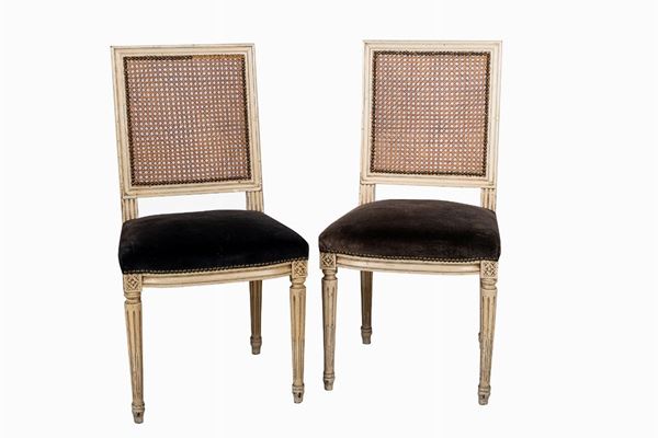 Lot of 10 chairs