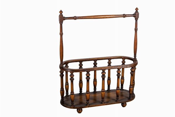 Magazine rack in walnut