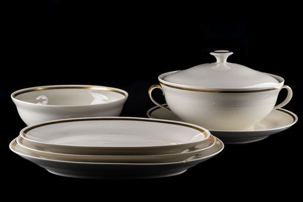 Dinner service for 12 people