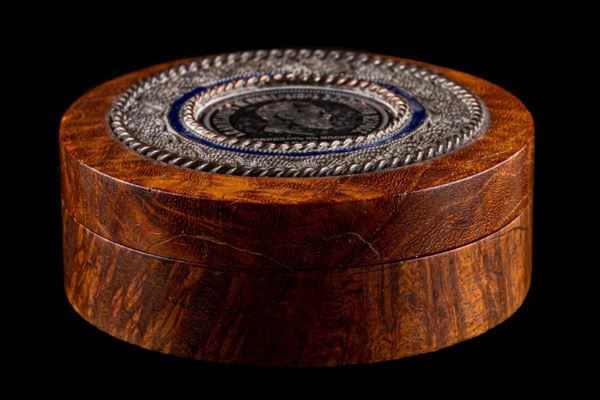 Snuffbox