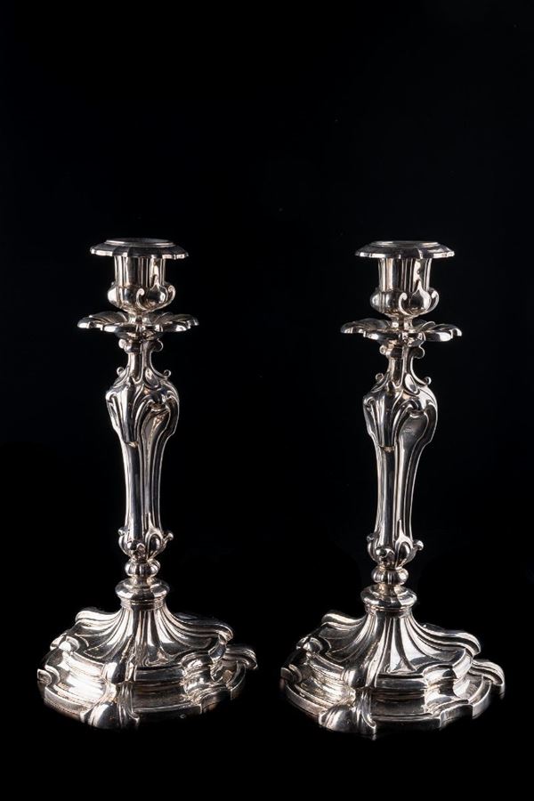 Coppia di candelieri in argento