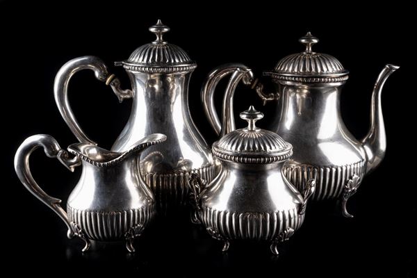 Servizio di th&#232; e caff&#232; in argento 800