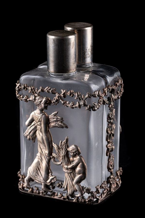 Perfume holder in silver metal and glass