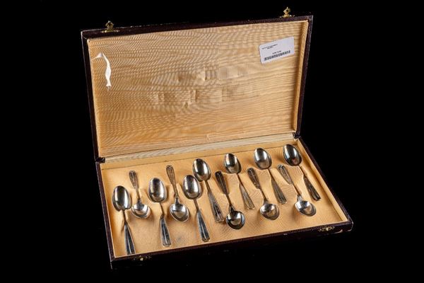 Lot of 12 silver teaspoons