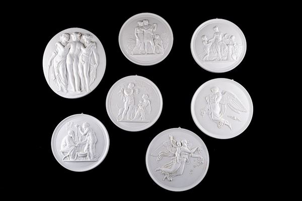 Lotto di 7 tondi in gesso