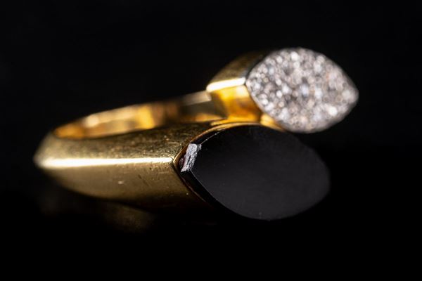 750 gold ring