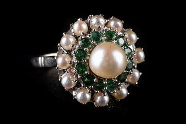 750 gold ring