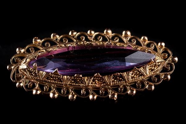 Spilla in oro basso