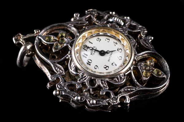 Orologio a ciondolo in argento
