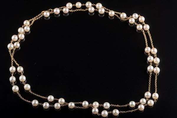 Gold and pearl necklace