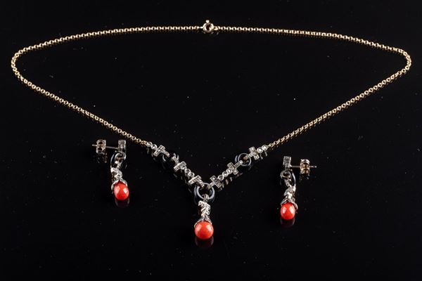 Parure composta da collana e orecchini