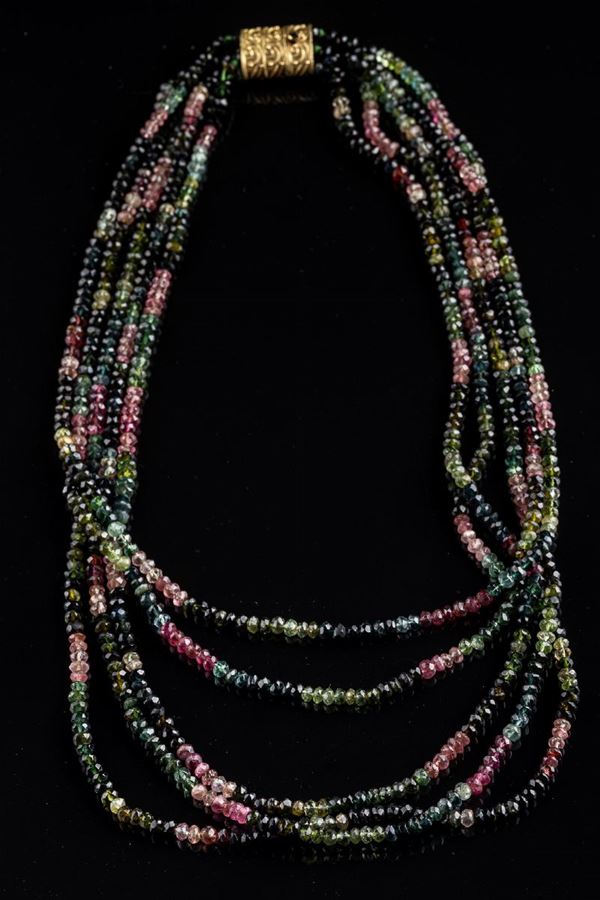Collana in oro e pietre