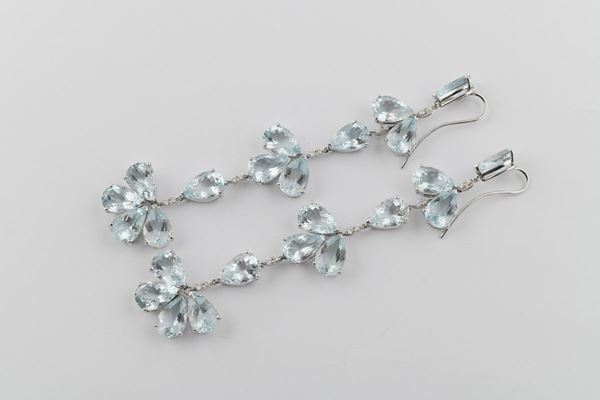 Important pair of white gold earrings