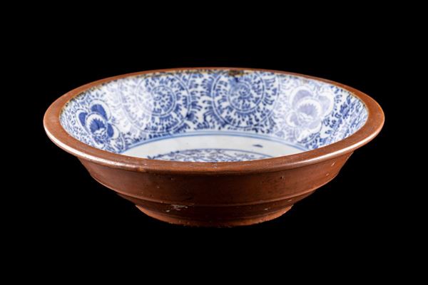 Bacile in ceramica con decoro