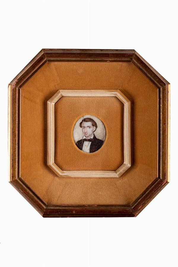 Miniature bust of a young gentleman