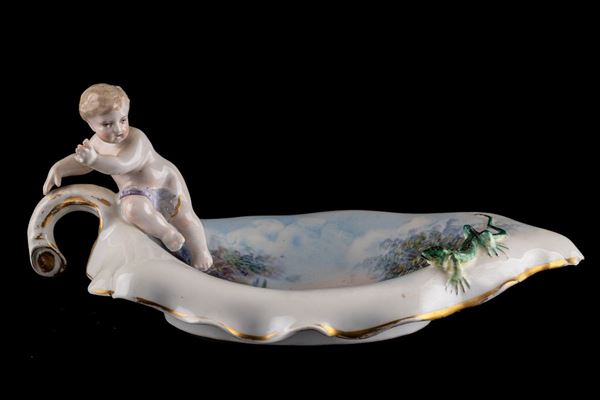 Porcelain centerpiece