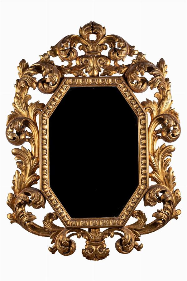 Mirror in gilded wood