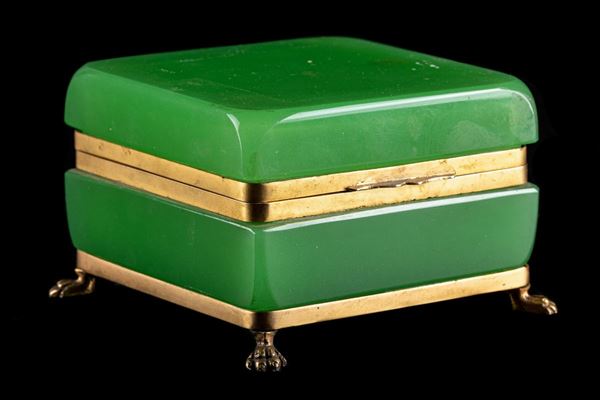 Storage box
