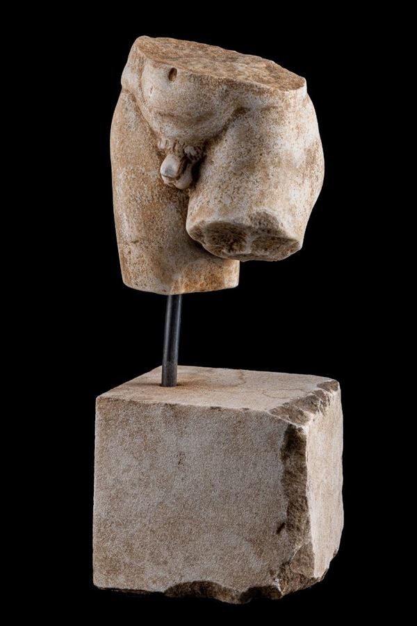 Frammento di torso maschile