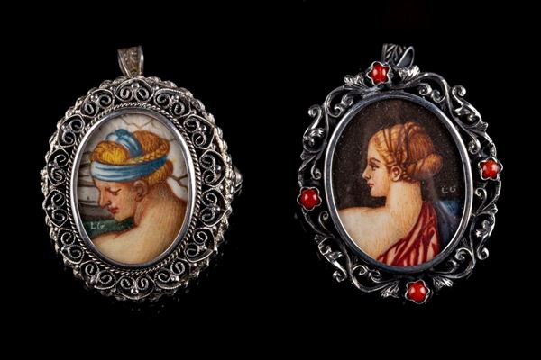 Lot of two brooches / pendants in 800 silver