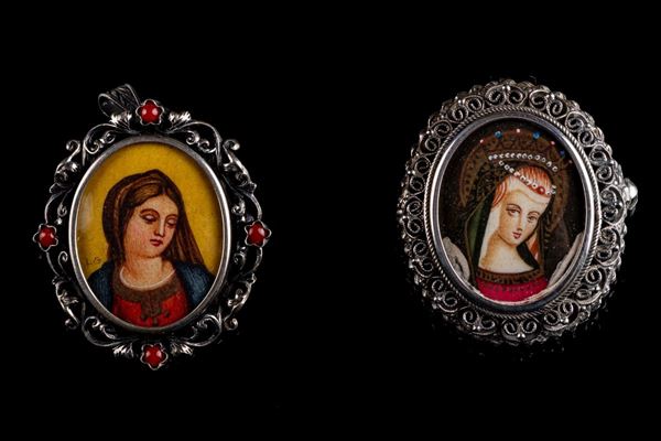 Lotto di due spille/ciondoli in argento 800