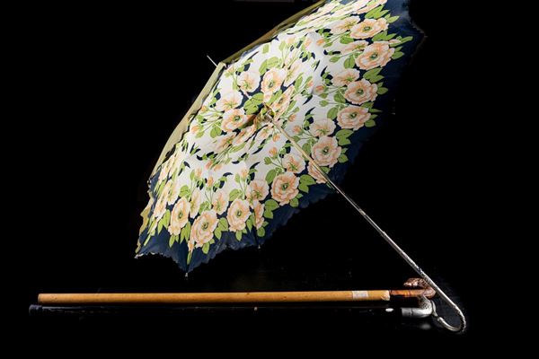 Lot of 2 walking sticks and 1 parasol