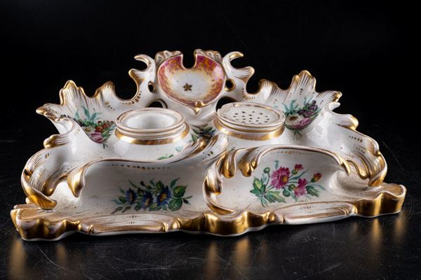 Inkwell in white porcelain
