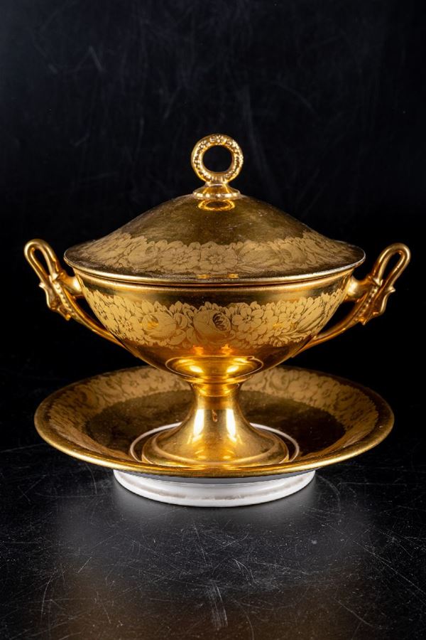 Centerpiece cup
