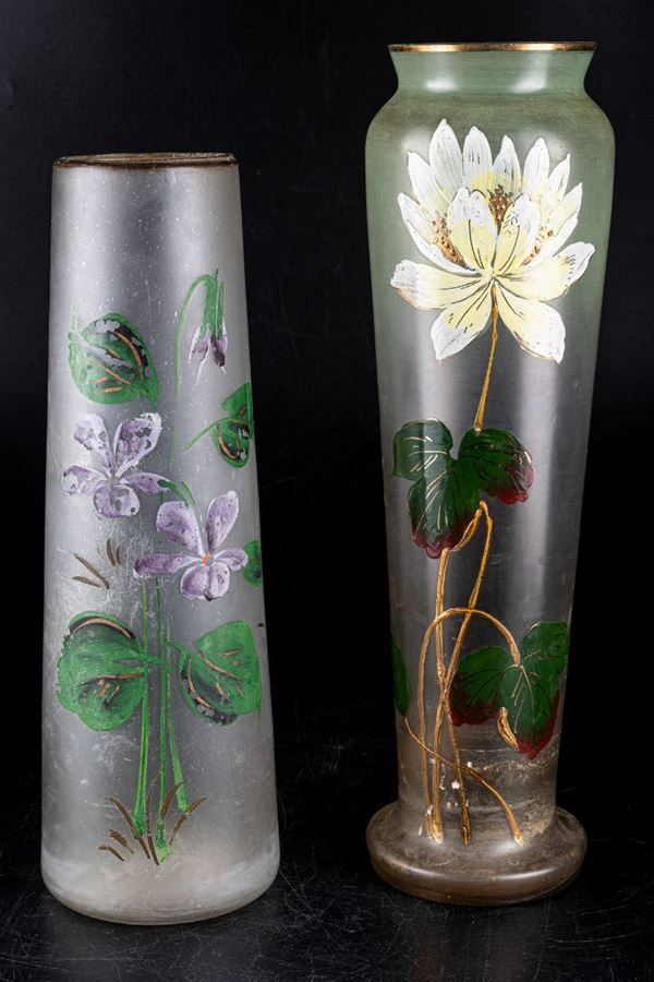 Lot of 2 vases