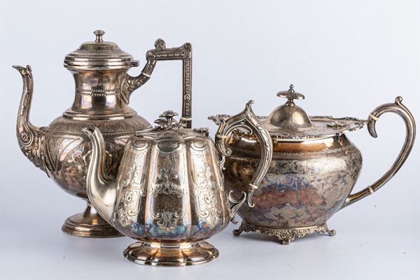 Lot of 3 teapots