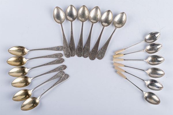 Lot of 18 silver teaspoons