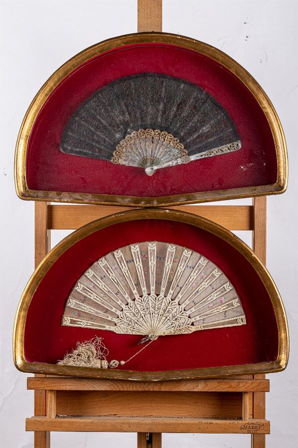 Lot of two fans