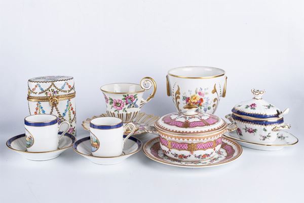 Lot of porcelain objects