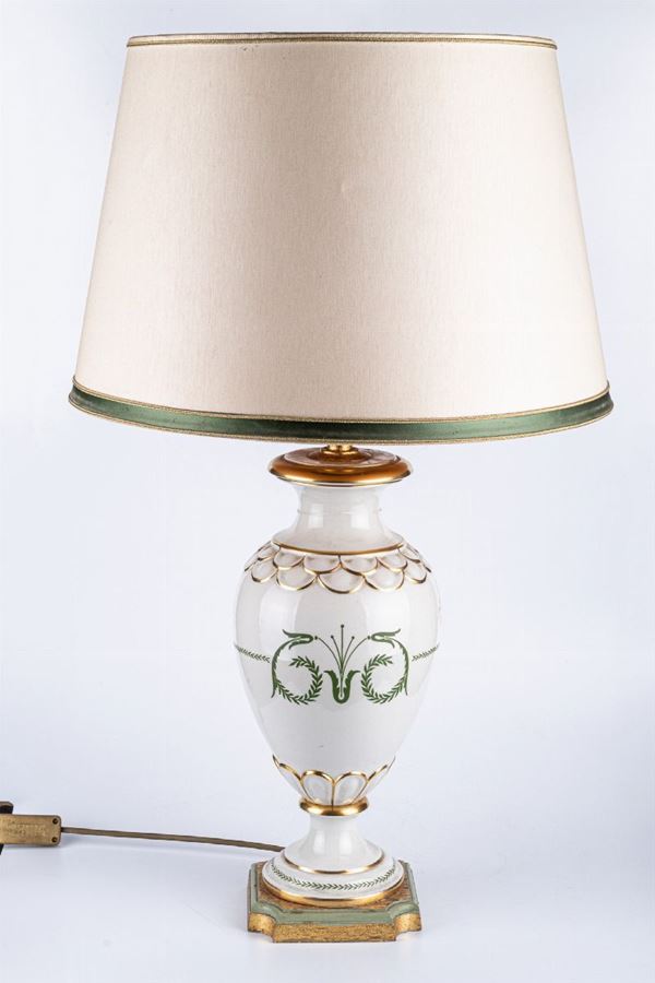 Table lamp