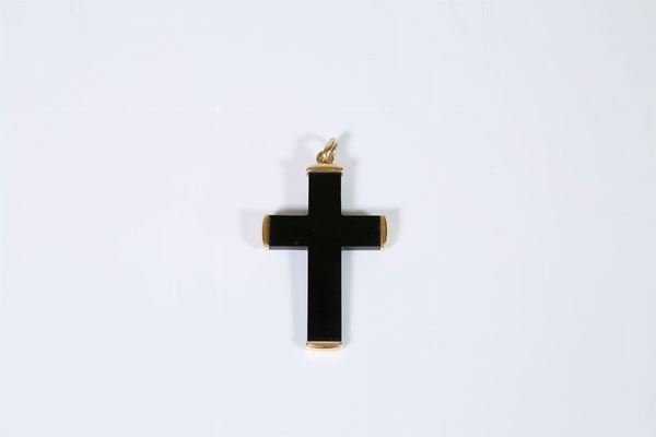 Pomellato Victoria cross in 750/1000 gold