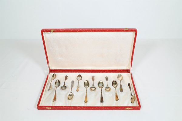 Lotto di 12 cucchiaini in argento 800