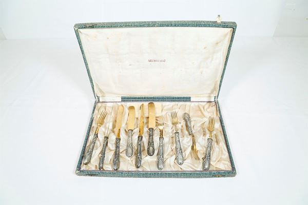 Lot of 5 forks and 5 knives in 800/1000 silver