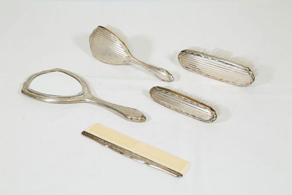 Toilet set in 800/1000 silver  - Auction Fine art and furniture with a selection of old masters from a private collector - DAMS Casa d'Aste