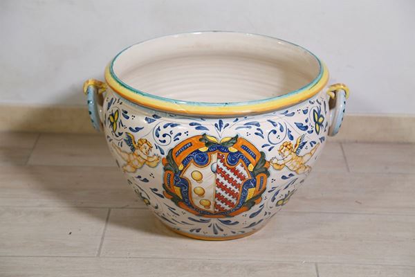 Ceramic basin