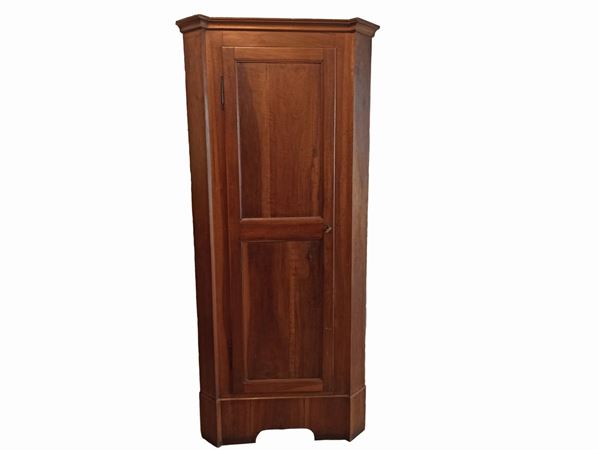 Pair of corner cupboards (roadman)