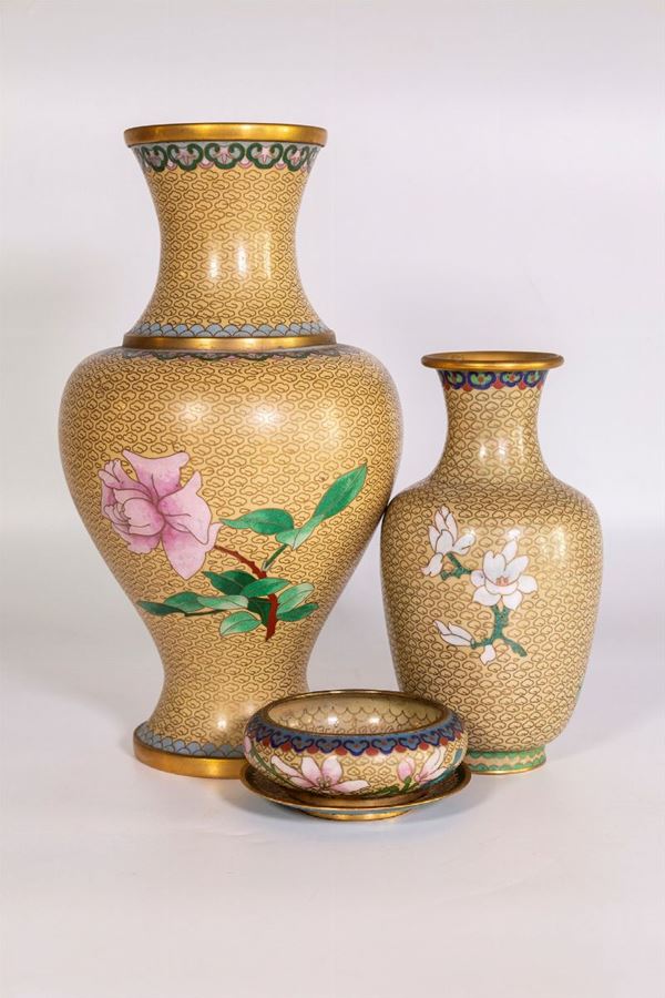 Lot of 4 containers