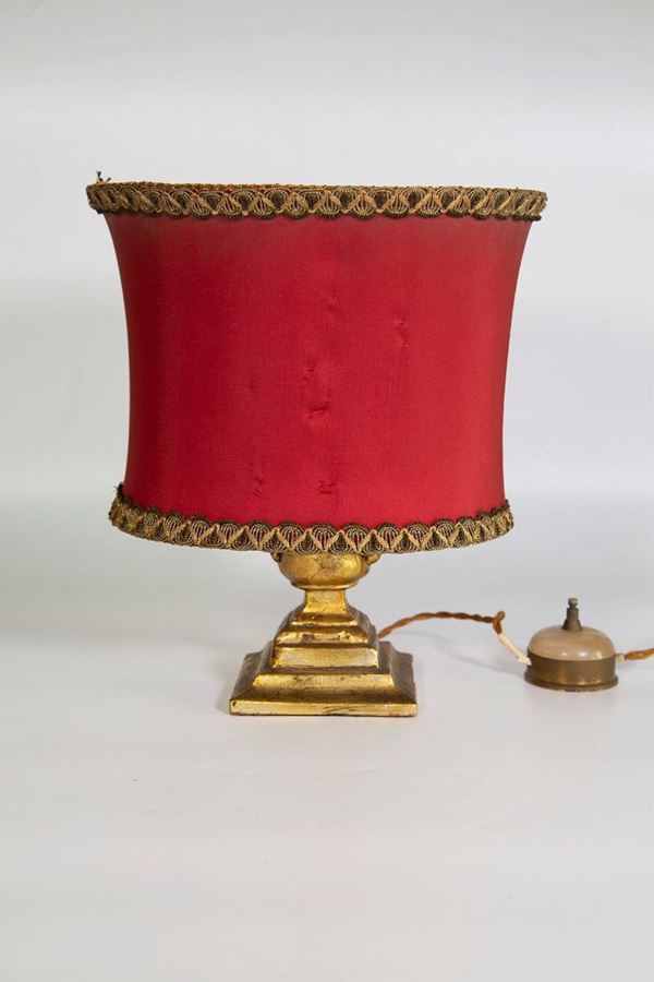 Table lamp