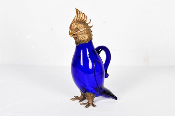 Parrot-shaped bottle