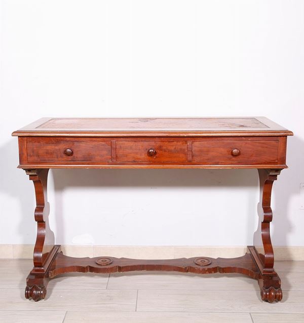 Writing table