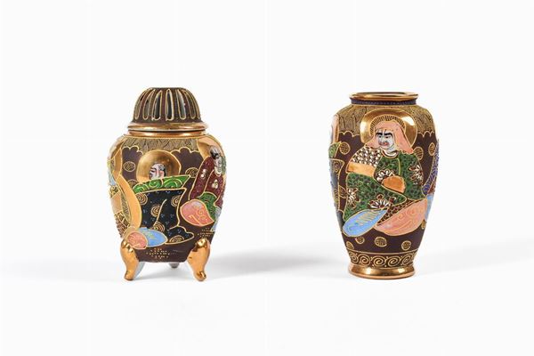Lot of 2 vases