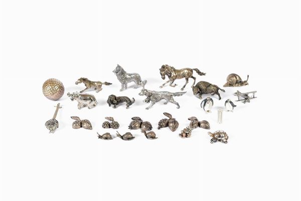 Lot of 24 objects in 800/1000 silver